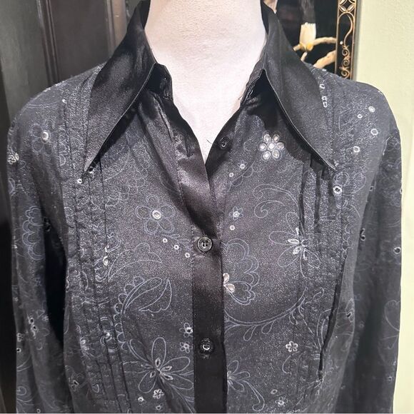 Antilia Femme Black Floral Eyelet Blouse with Satin Trim – Size L - Picture 2 of 12